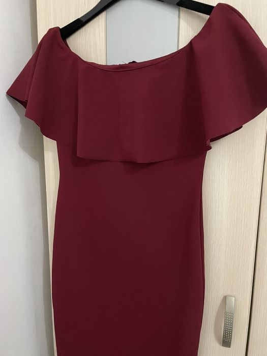 Рокля с паднали рамене