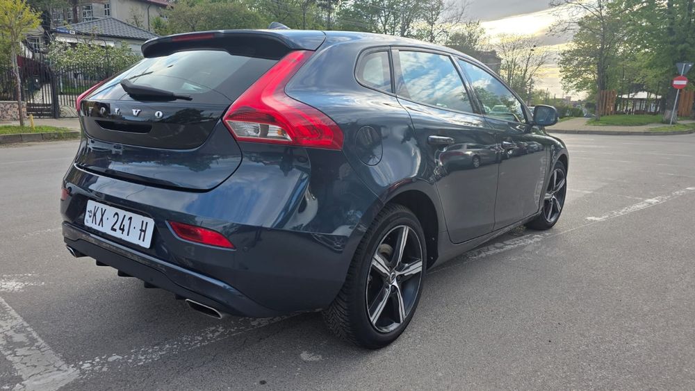 Volvo V40 2.0 D2 * An 2017* Euro 6 * Cutie Manuala
