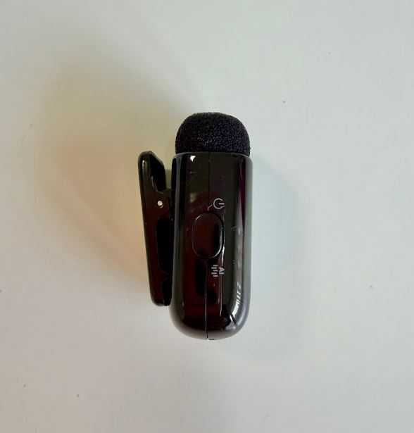 Безжичен микрофон с AI шумопотискане - USB-C порт, чисто нов