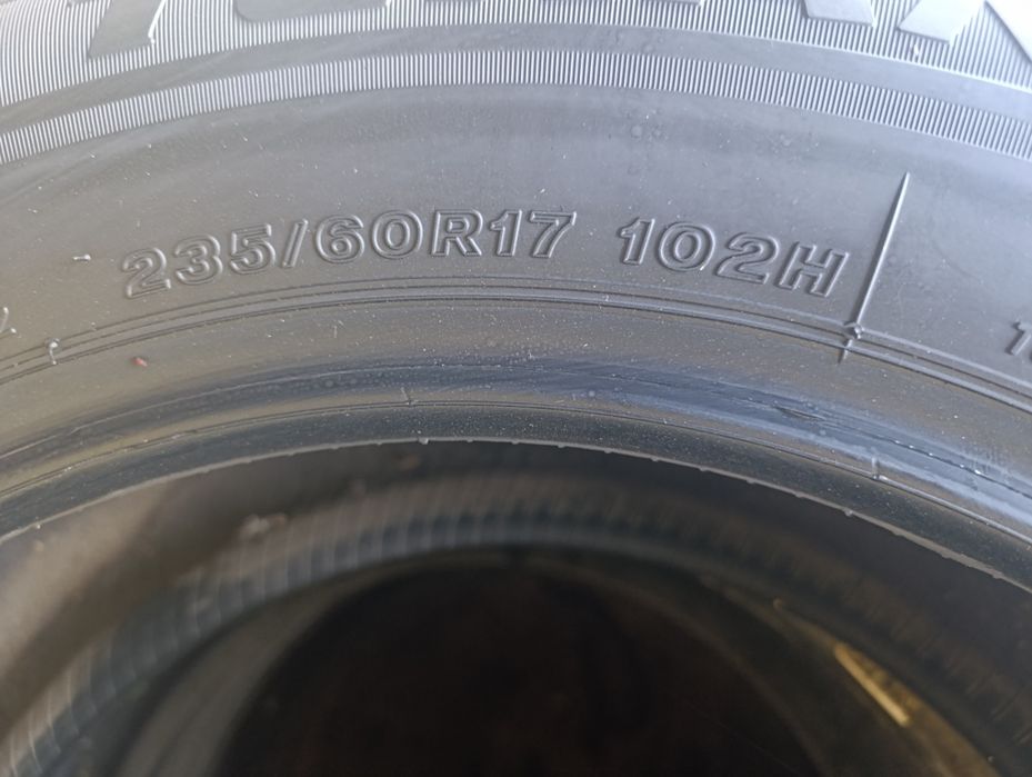 O anvelopă de vara 235 60 17 Bridgestone
