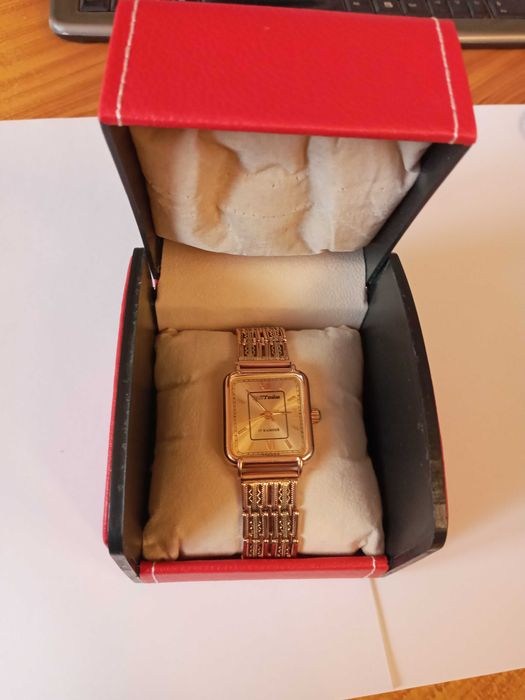 Золотые часы с браслетом «МакТайм»