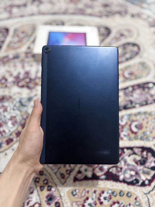 Продам планшет Huawei в отличном состоянии