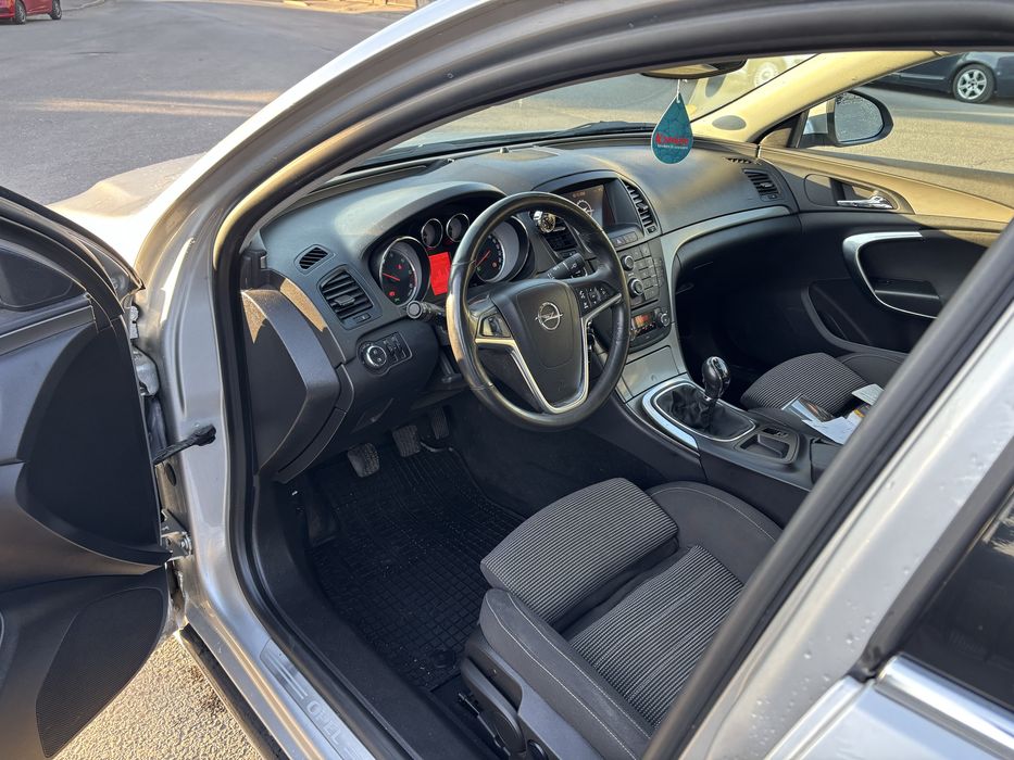 Opel insignia 2.0  Euro 5/2013Navi/volan incalzit / Carte service /NAP