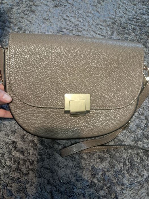 Geanta din piele naturala,taupe.Pret 200 de lei.