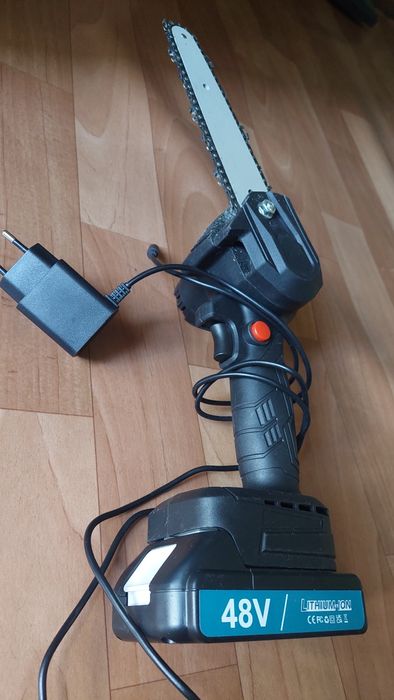 В продаже пила цепная