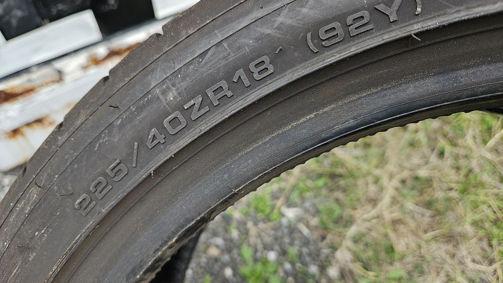 2бр гуми 225 40 18 дънлоп