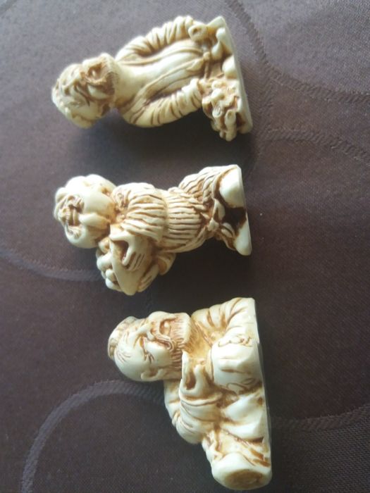 Стари фигурки -азиатски мотиви