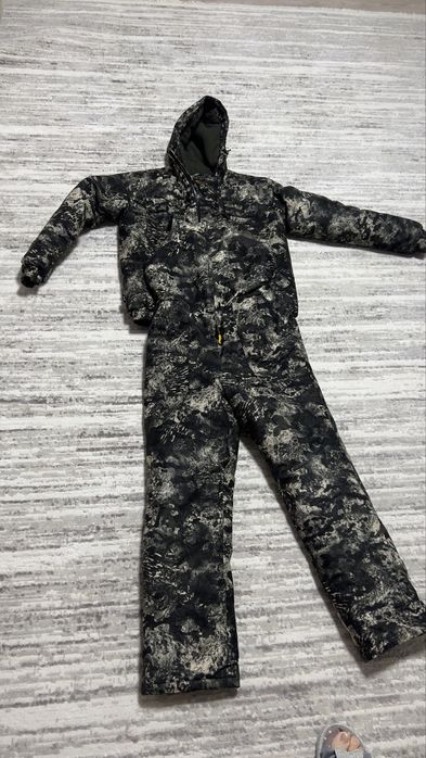 Продам зимний костюм рр 158