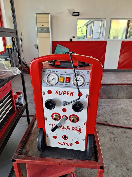 Машинна промивка радиаторче на автопарно