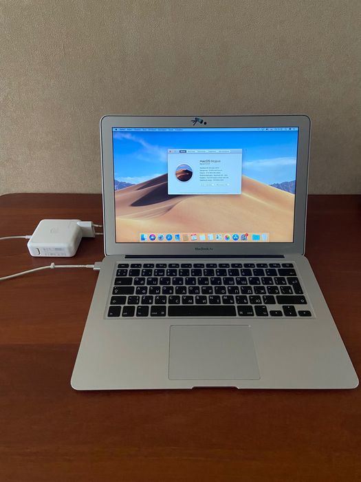Apple MacBook Air (13-inch, 2017)