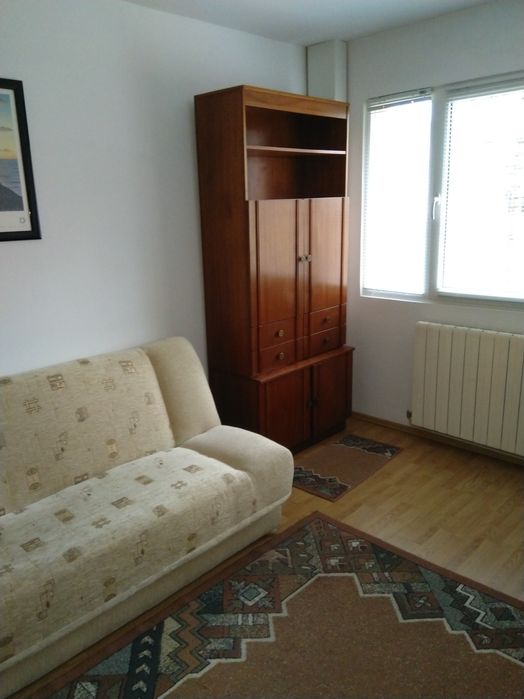 Inchiriez apartament semidecomandat cu 2 camere, in Astra Brasov