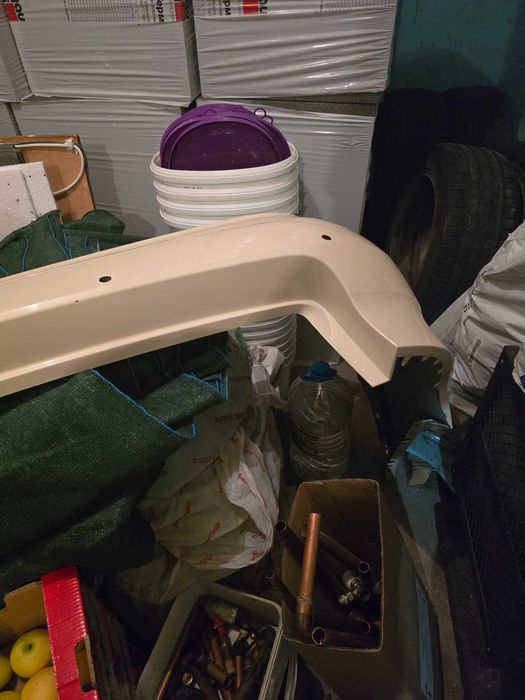 Продавам задна броня мерцедес Е класа w212