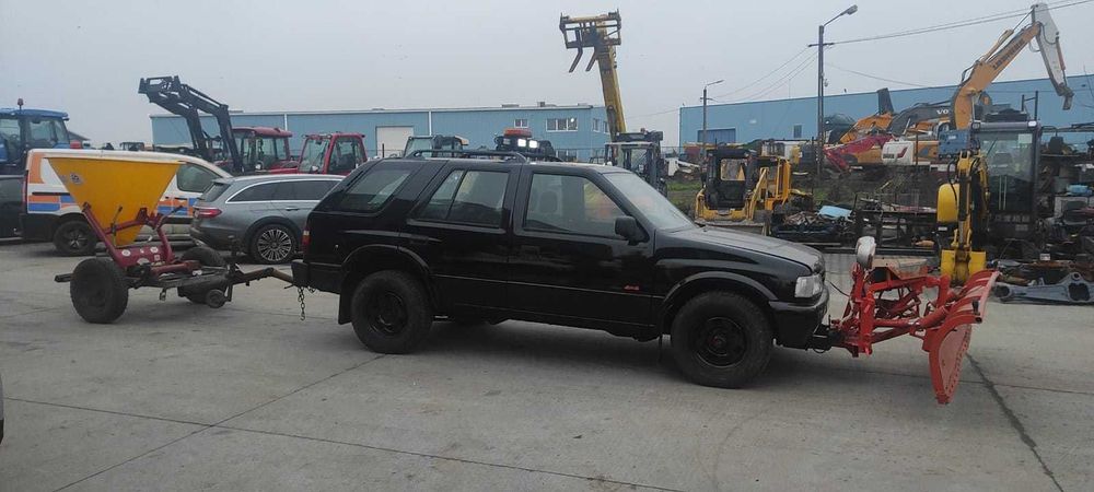 Masina dezapezit Opel Frontera 4x4