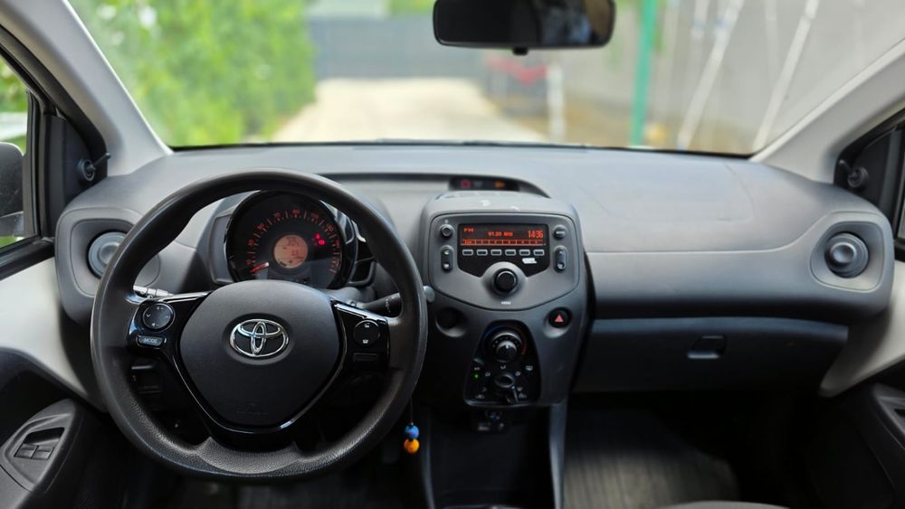 Vând toyota aygo