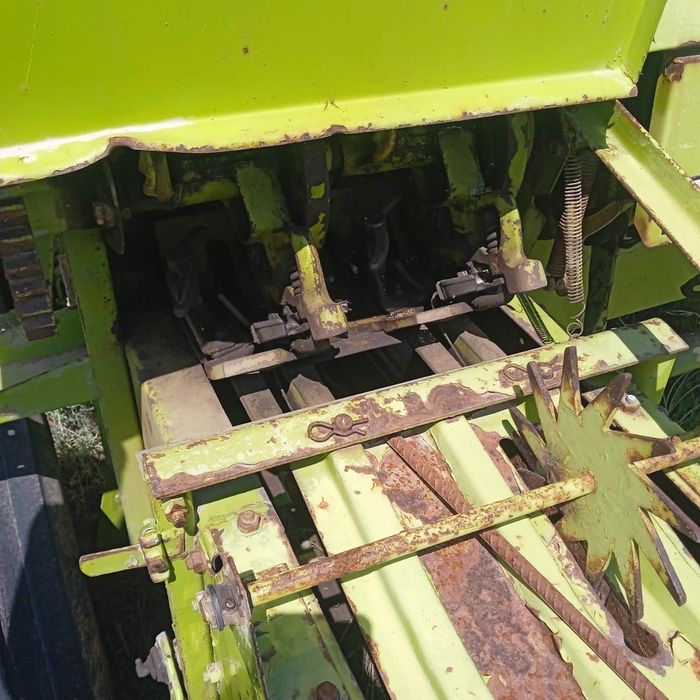 Пресс-подборщик тюковый