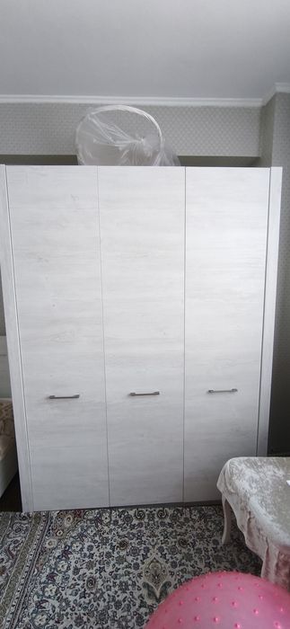 Продам шкафы для одежды