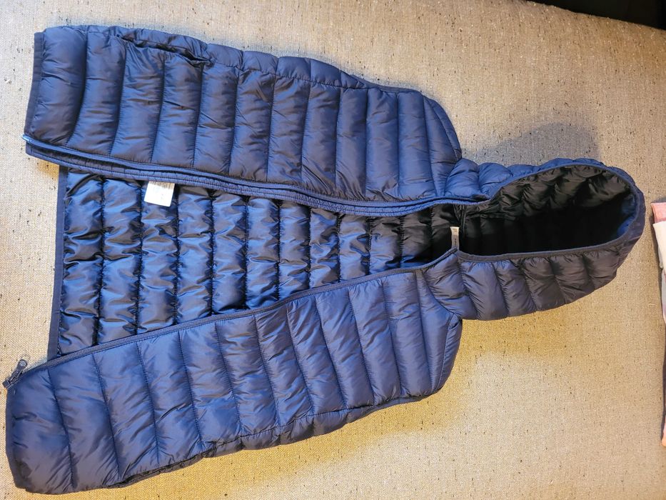 Продавам детски зимни дрехи