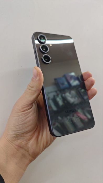 Samsung S24 Fe Телефон