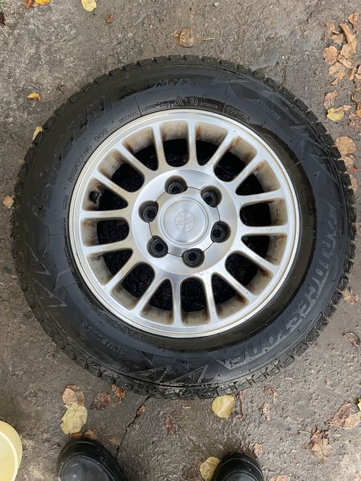 Резина с дисками  на тойота 215/65/16