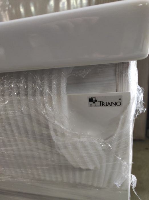 Комплект шкафове за баня Бостън на TRIANO НОВО