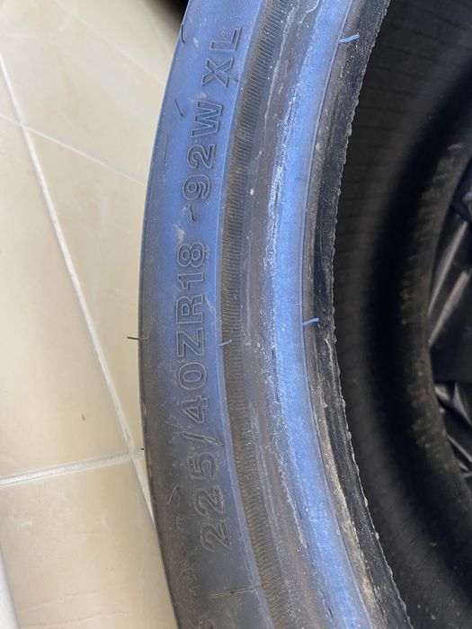 Продам летнюю резину 225/40Z R18