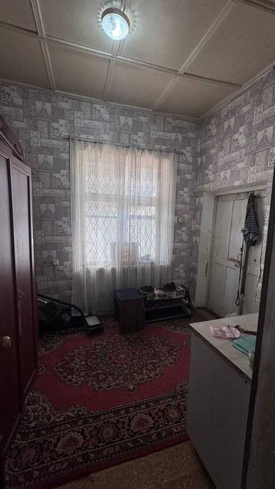 Парк Фуркат Мирабадский  2 ком 44м2 кирпичь Балкон можно под офис