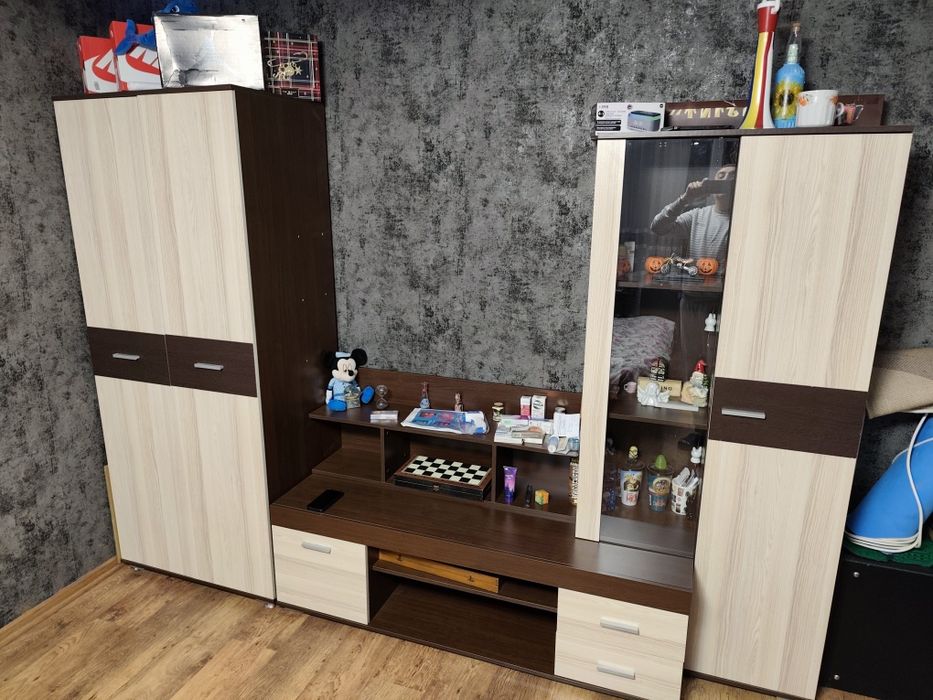 Продавам секция компактна