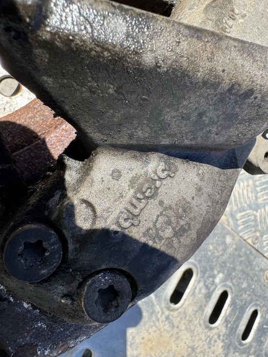 4 бутални AMG спирачки 345 мм свалени от Mercedes C55 AMG