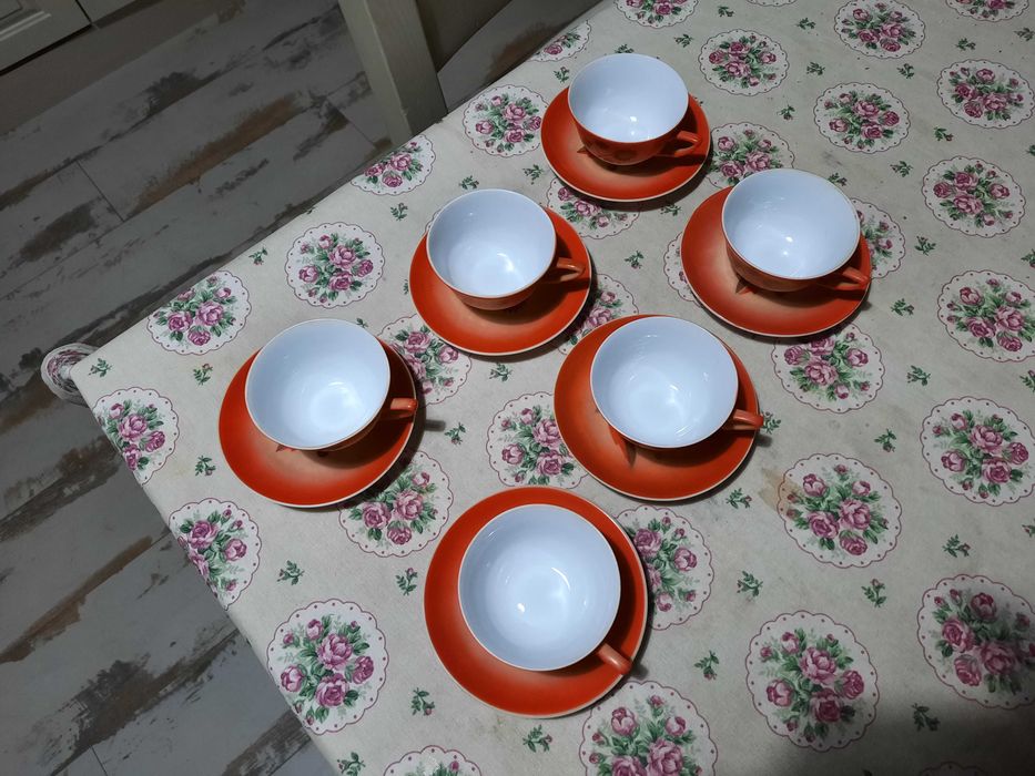 Продавам стар ретро комплект за кафе