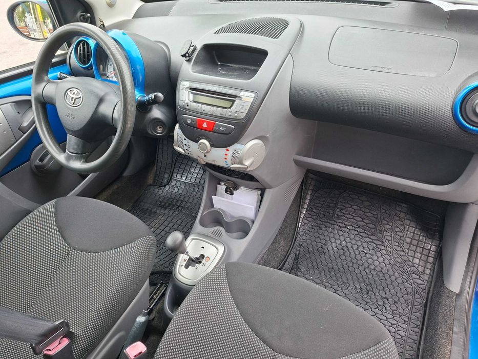 Toyota Aygo 1.0 Automată – 2010 – 95.500 km – Albastru metalizat