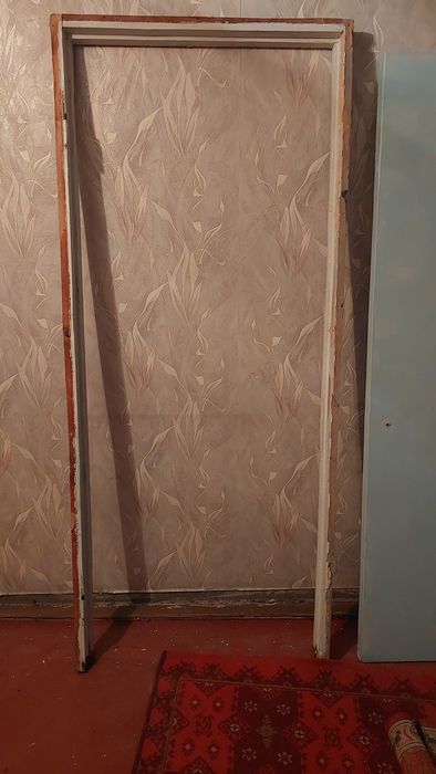 Продам двери по 2 тысячи