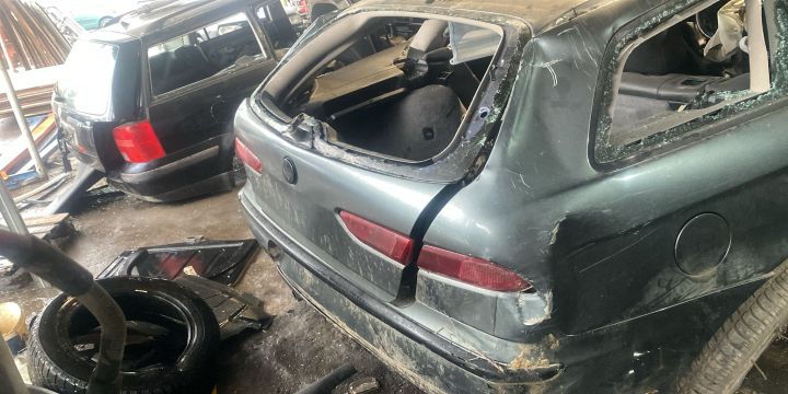 Broasca usa spate stanga Alfa Romeo 156 932