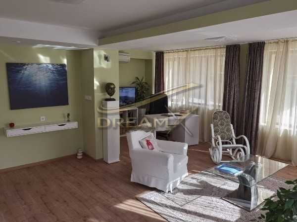 Дава се офис под наем в Центъра! 71411287