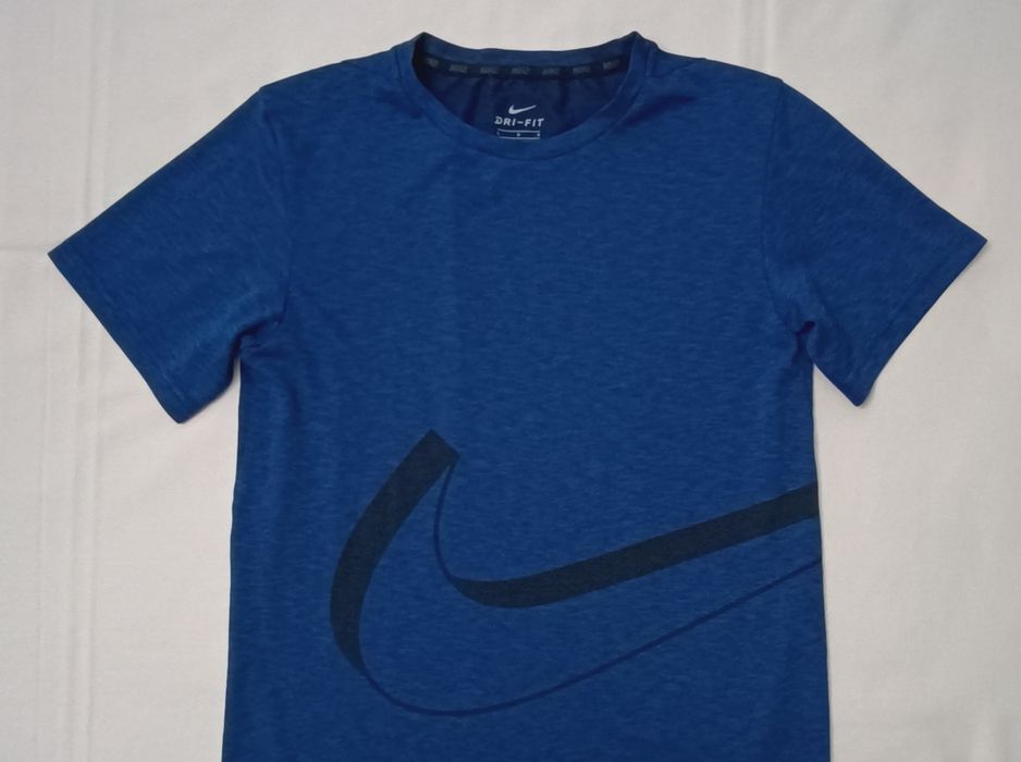 Nike DRI-FIT Breathe Tee оригинална тениска ръст 147-158см Найк спорт