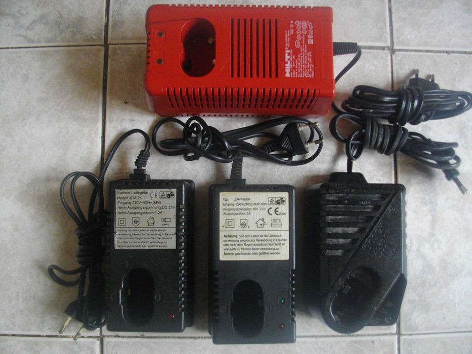 21V/18V Зарядно Универсално Кръгли Батерии HILTI  12V/BOSCH 1,9A-14,4V