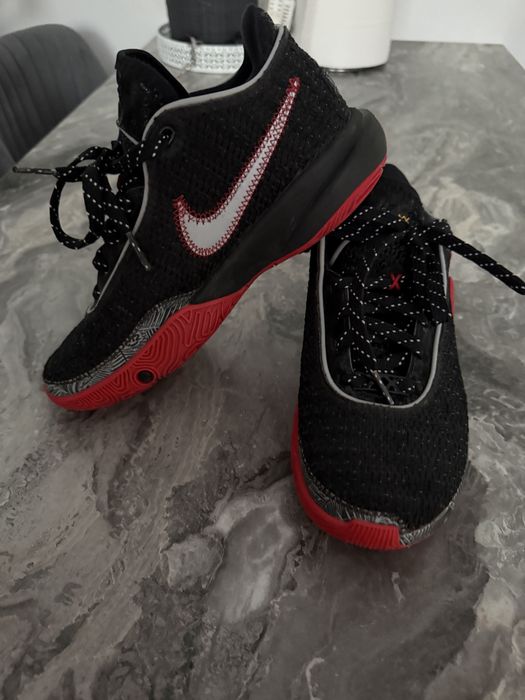 Adidasi nike marimea 36,5