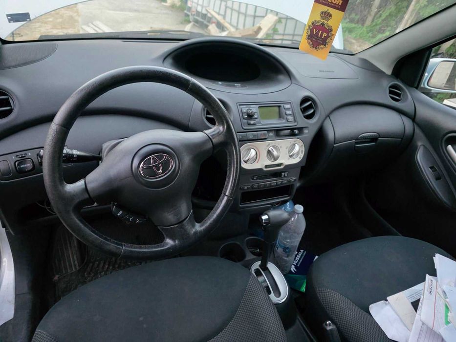 Toyota Yaris на части