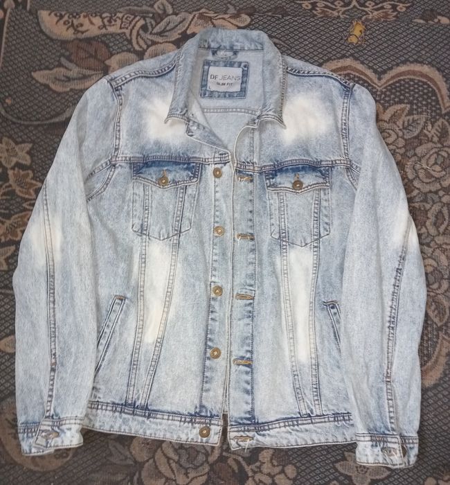 Продам джинсовую куртку.