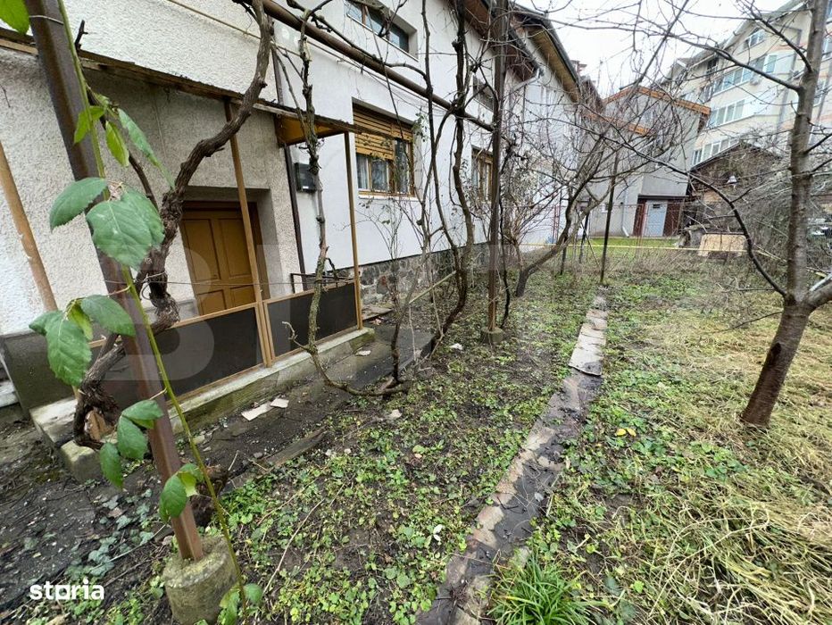 Oportunitate investitionala: Casa cu subsol, parter, etaj si mansarda,