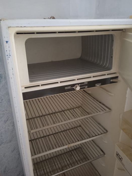 Холодильник б/у в хорошем состоянии