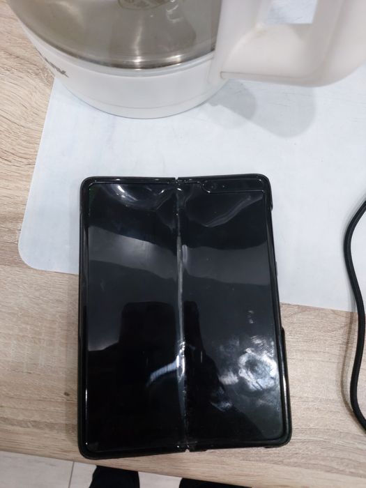 Galaxy z fold первая