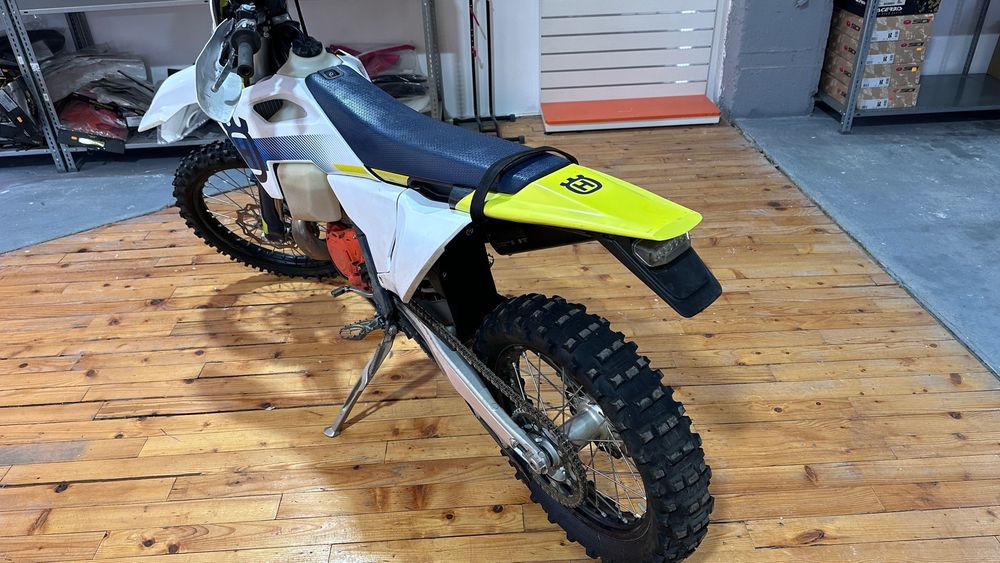 Motocicletă Husqvarna TE 300 - 2024