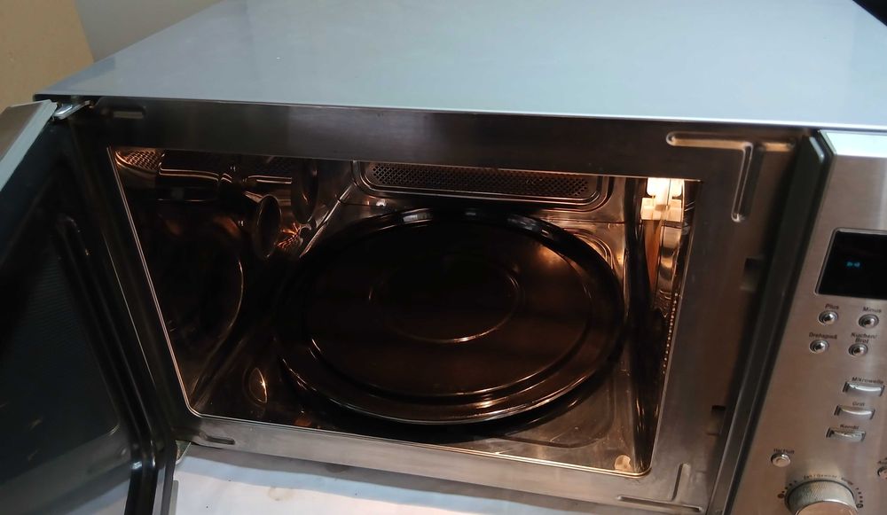 Микровълнова печка PRIVILEG с грил и конвекция