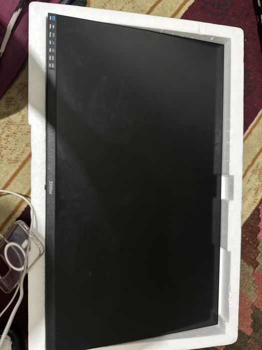 Monitor sotiladi deyarli ishlatilmagan