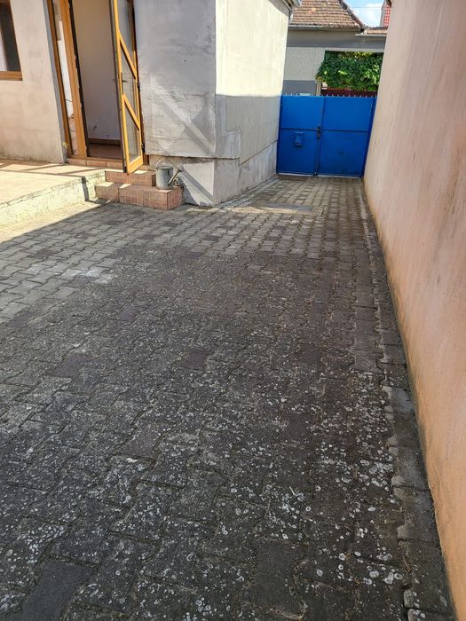 Curatare  pavaj,beton amprentat, terase,geamuri exterioare ,panouri fo