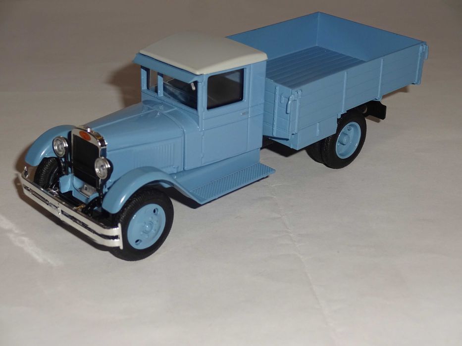 Масштабные модели 1/43 продам.