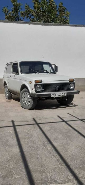 НИВА 1987й  сотилади