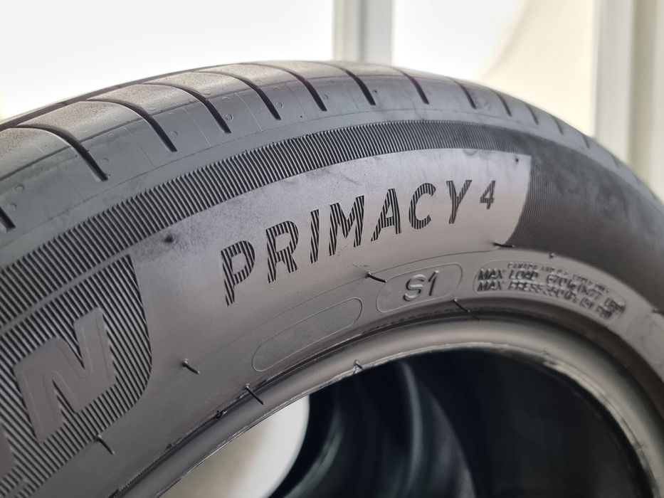 "Dot 23" 215/55/17 Michelin 240€ 6.5мм