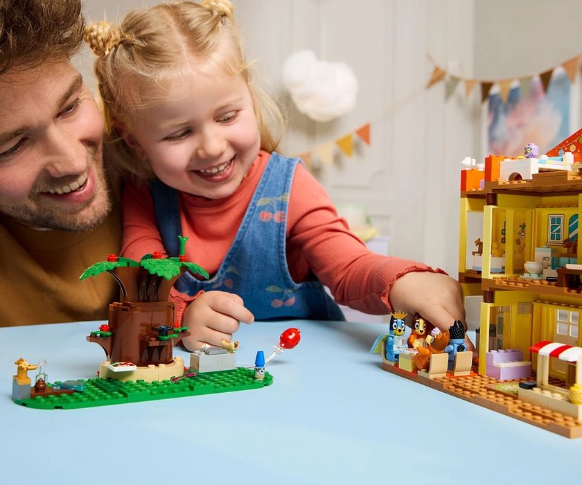 LEGO 11203  lego Bluey 11203 - Семейната къща на Блуи