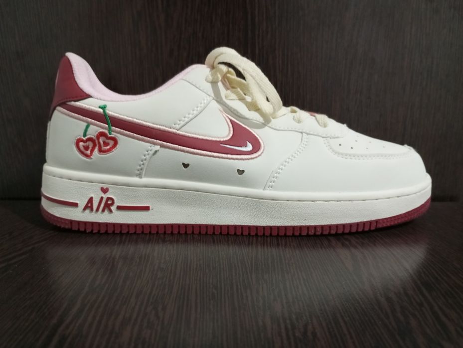Кроссовка Nike Air Force "Valentine's Day"